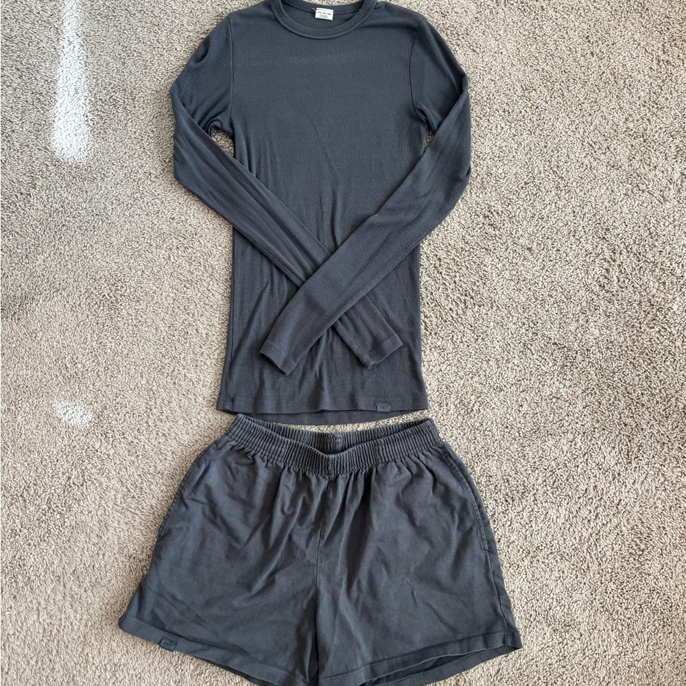 SET Active Graphite Gray Long Sleeve Top & Shorts Lounge Set